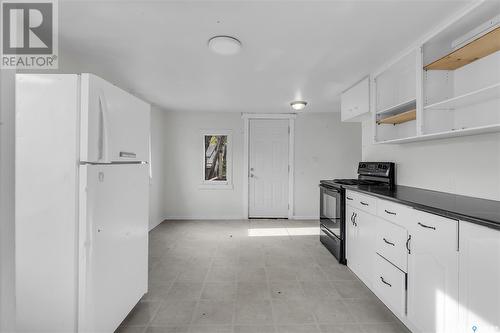 1517 B Avenue N, Saskatoon, SK - Indoor Photo Showing Kitchen