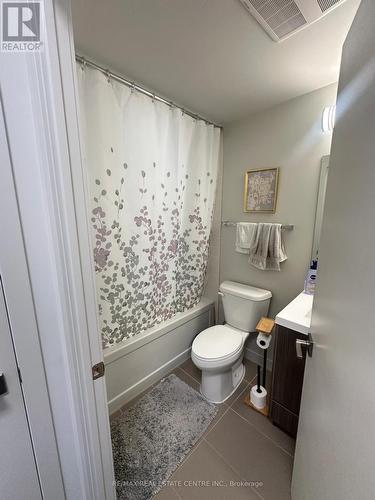 603 - 2081 Fairview Street, Burlington, ON - Indoor Photo Showing Bathroom