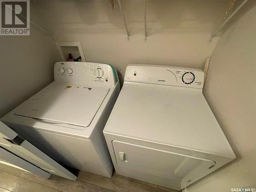 431 Vaughan Street W, Moose Jaw, SK - Indoor Photo Showing Laundry Room