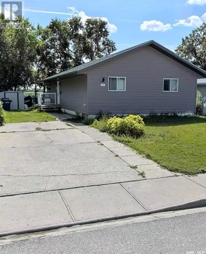 431 Vaughan Street W, Moose Jaw, SK - Outdoor