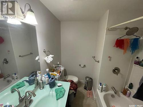 431 Vaughan Street W, Moose Jaw, SK - Indoor Photo Showing Bathroom