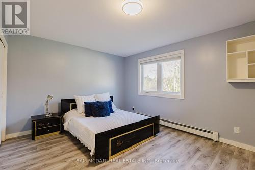 5174 Concession Road 5 Road, Clearview, ON - Indoor Photo Showing Bedroom