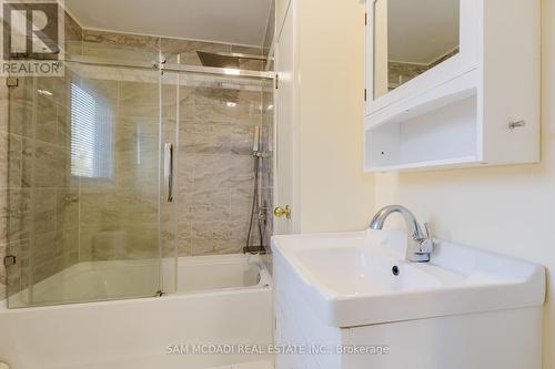 5174 Concession Road 5 Road, Clearview, ON - Indoor Photo Showing Bathroom