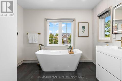 470 Doubletree Lane, Newmarket, ON - Indoor Photo Showing Bathroom