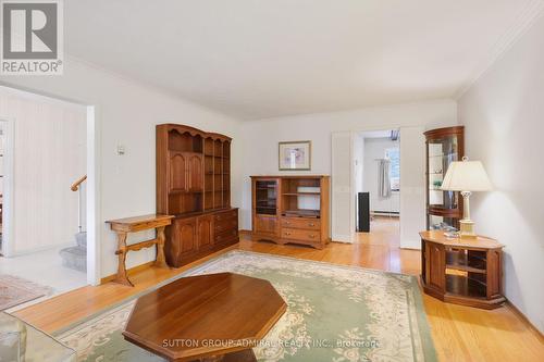 50 Kenmanor Boulevard, Toronto, ON - Indoor Photo Showing Living Room