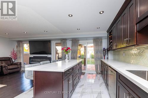 1132 Park Ridge Drive, Oshawa, ON - Indoor Photo Showing Kitchen