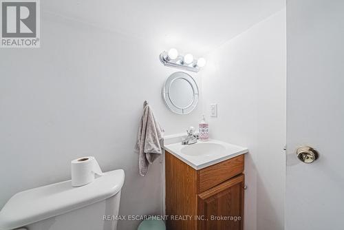 62 Birch Avenue, Hamilton, ON - Indoor Photo Showing Bathroom