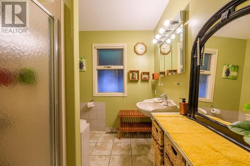 1840 Mckinley Court, Kamloops, BC - Indoor Photo Showing Bathroom