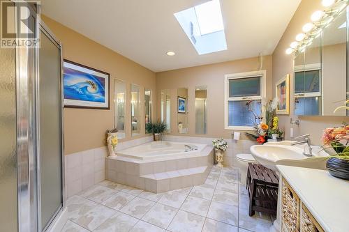 1840 Mckinley Court, Kamloops, BC - Indoor Photo Showing Bathroom