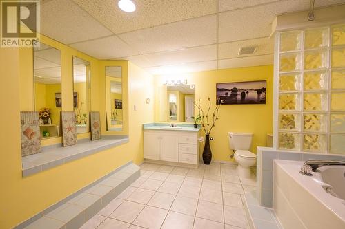 1840 Mckinley Court, Kamloops, BC - Indoor Photo Showing Bathroom