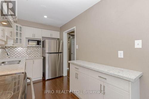 92 - 5910 Greensboro Drive, Mississauga, ON - Indoor Photo Showing Kitchen With Stainless Steel Kitchen