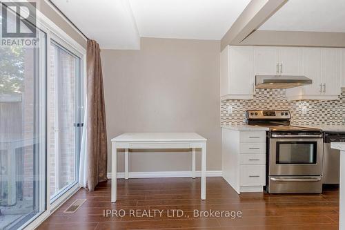 92 - 5910 Greensboro Drive, Mississauga, ON - Indoor Photo Showing Kitchen