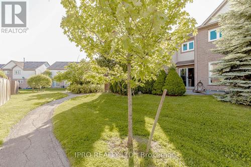 92 - 5910 Greensboro Drive, Mississauga, ON - Outdoor