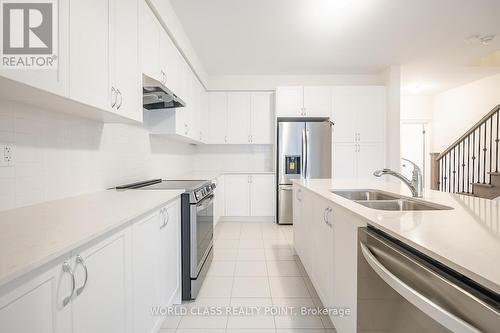 3265 Sixth Line, Oakville, ON - Indoor Photo Showing Kitchen With Double Sink With Upgraded Kitchen