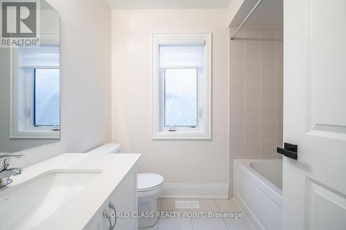 3265 Sixth Line, Oakville, ON - Indoor Photo Showing Bathroom