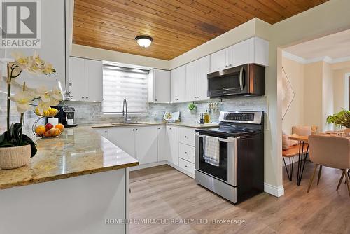 36 Driftwood Crescent, Brampton, ON - Indoor Photo Showing Kitchen