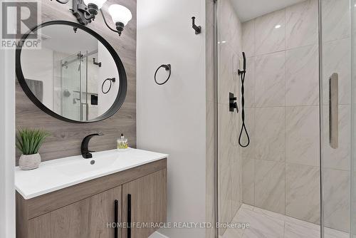 36 Driftwood Crescent, Brampton, ON - Indoor Photo Showing Bathroom