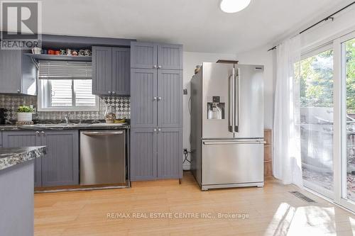 24 Pheasant Court, Orangeville, ON - Indoor Photo Showing Kitchen