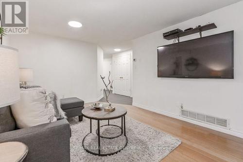 24 Pheasant Court, Orangeville, ON - Indoor Photo Showing Living Room