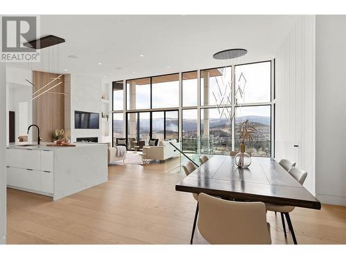 1505 Fairwood Lane, Kelowna, BC - Indoor Photo Showing Dining Room