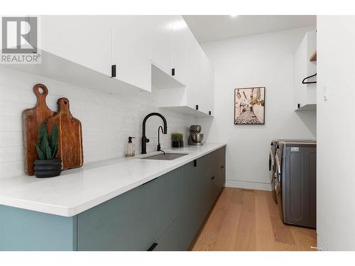 1505 Fairwood Lane, Kelowna, BC - Indoor Photo Showing Laundry Room