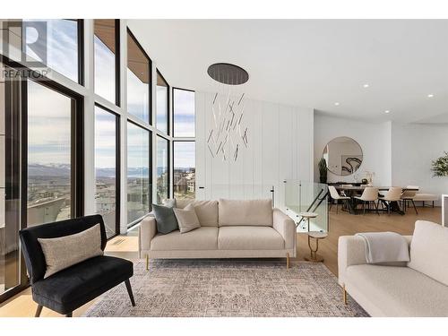 1505 Fairwood Lane, Kelowna, BC - Indoor Photo Showing Living Room