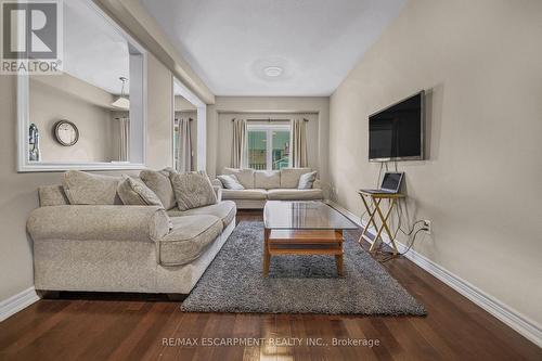 41 - 541 Winston Road, Grimsby, ON - Indoor Photo Showing Living Room