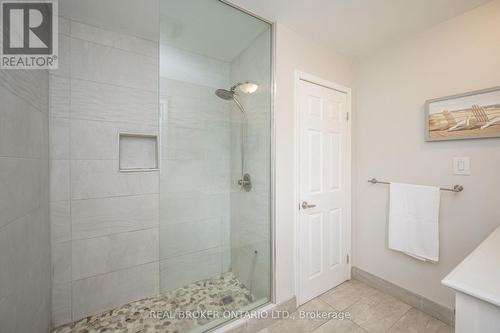 61041 Regional Rd 27, Wainfleet, ON - Indoor Photo Showing Bathroom