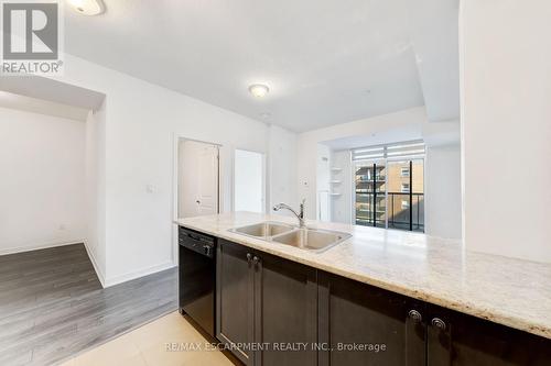 606 - 85 Robinson Street, Hamilton, ON - Indoor Photo Showing Kitchen With Double Sink