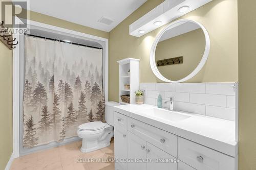 28 Tolton Avenue, Hamilton, ON - Indoor Photo Showing Bathroom