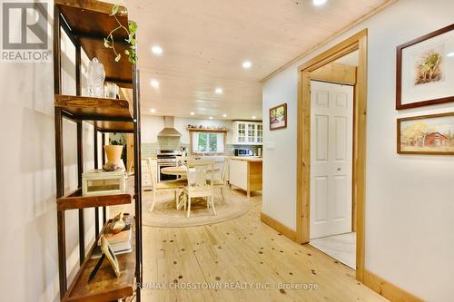 1001 Evergreen Court, Gravenhurst, ON - Indoor Photo Showing Other Room