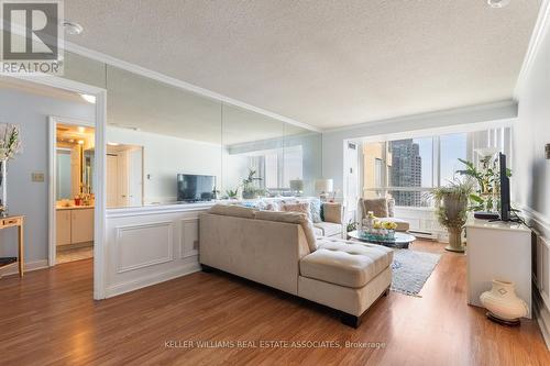 1912 - 3605 Kariya Drive, Mississauga, ON - Indoor Photo Showing Living Room