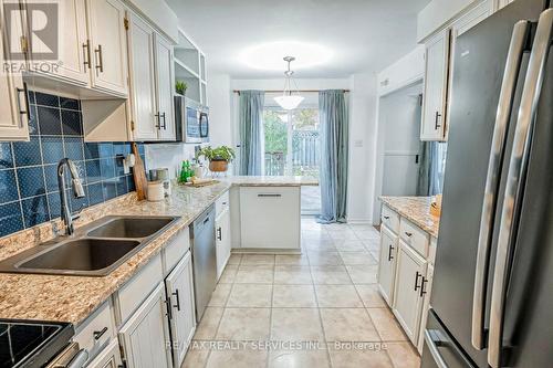 2 Langholm Court, Brampton, ON - Indoor Photo Showing Kitchen With Double Sink With Upgraded Kitchen