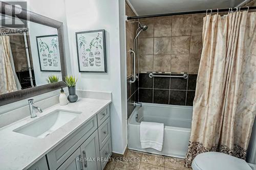 2 Langholm Court, Brampton, ON - Indoor Photo Showing Bathroom