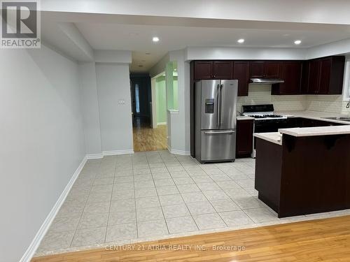 1526 Avonmore Square, Pickering, ON - Indoor Photo Showing Kitchen With Double Sink