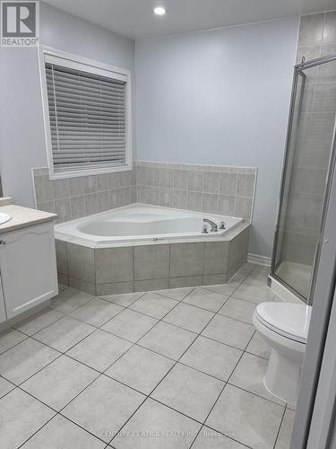 1526 Avonmore Square, Pickering, ON - Indoor Photo Showing Bathroom