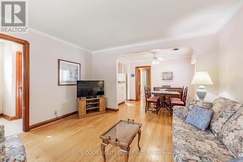 82 Cedarcrest Boulevard, Toronto, ON - Indoor Photo Showing Living Room