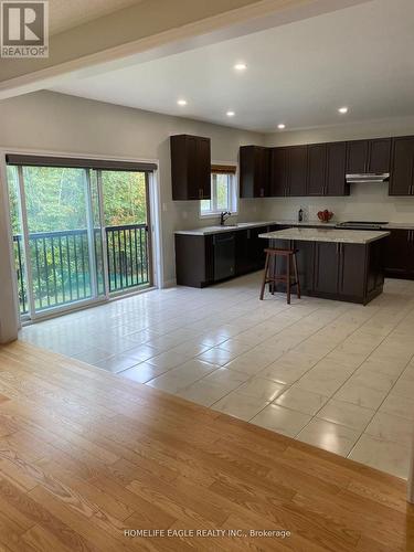 1635 Emberton Way, Innisfil, ON - Indoor Photo Showing Kitchen