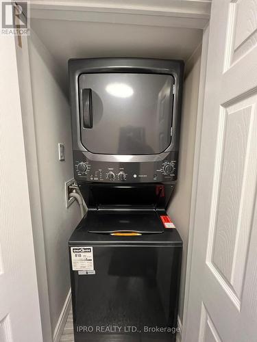 95 Daniels Crescent, Ajax, ON - Indoor Photo Showing Laundry Room