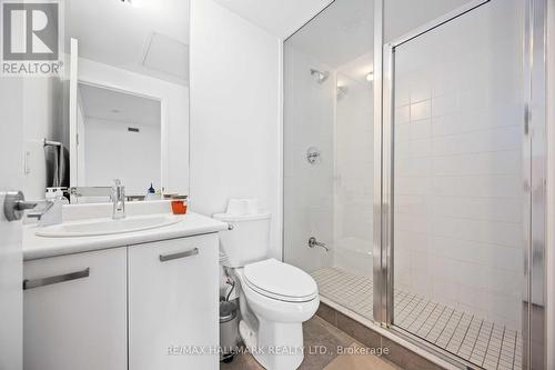 3705 - 832 Bay Street, Toronto, ON - Indoor Photo Showing Bathroom