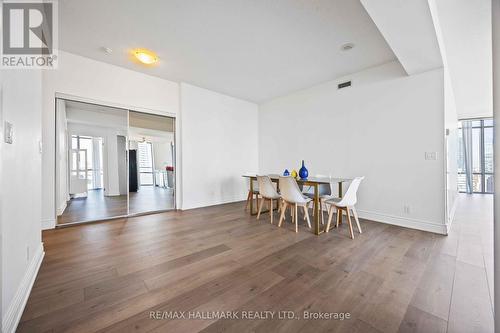 3705 - 832 Bay Street, Toronto, ON - Indoor Photo Showing Dining Room