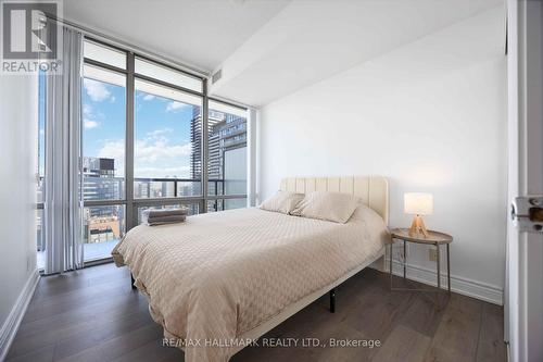 3705 - 832 Bay Street, Toronto, ON - Indoor Photo Showing Bedroom