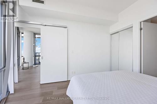 3705 - 832 Bay Street, Toronto, ON - Indoor Photo Showing Bedroom