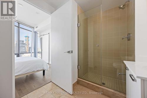 3705 - 832 Bay Street, Toronto, ON - Indoor Photo Showing Bathroom