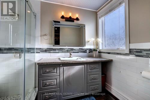 20 Victoria Avenue, Halton Hills, ON - Indoor Photo Showing Bathroom