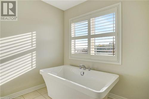 40 Compass Trail, Cambridge, ON - Indoor Photo Showing Bathroom