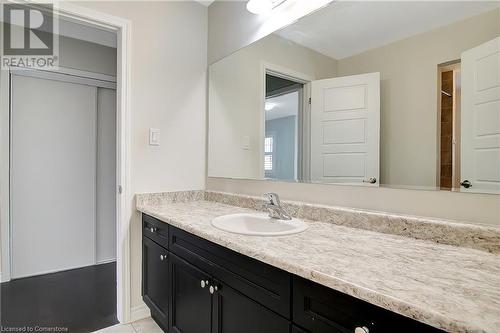 40 Compass Trail, Cambridge, ON - Indoor Photo Showing Bathroom