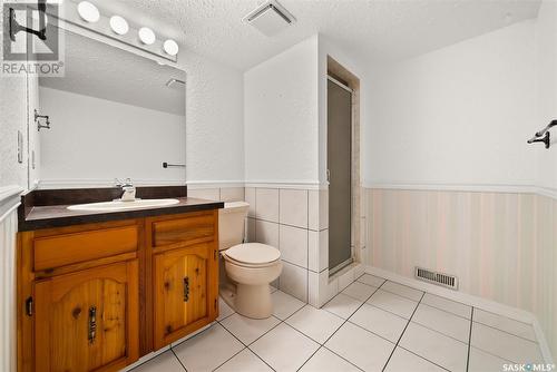 1212 Gryphons Walk, Regina, SK - Indoor Photo Showing Bathroom