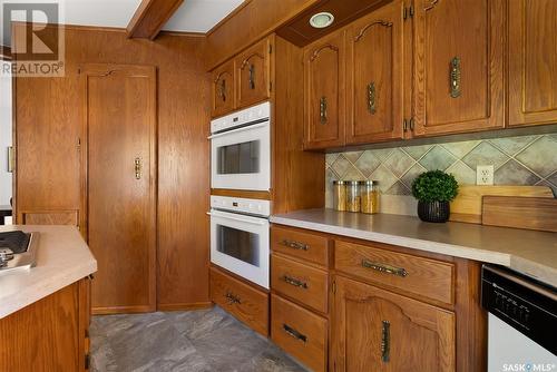 1212 Gryphons Walk, Regina, SK - Indoor Photo Showing Kitchen