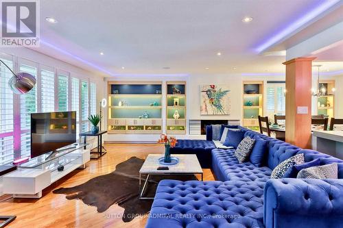 135 Elgin Street, Markham, ON - Indoor Photo Showing Living Room